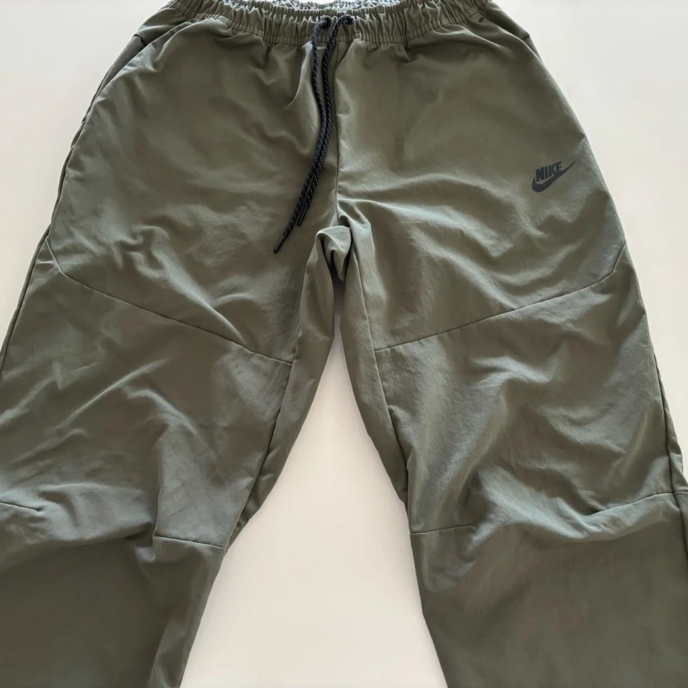 Nike Tech Woven Joggers Men’s  CU4483-010 Men’s Large - Picture 5 of 16